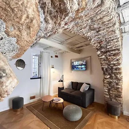 Arco - Un Open Space Nel Cuore Di チボリ