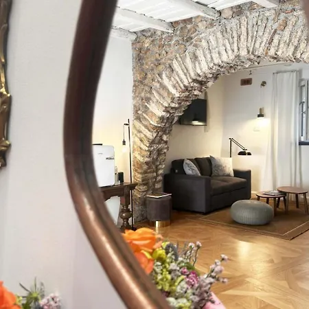 Arco - Un Open Space Nel Cuore Di アパート